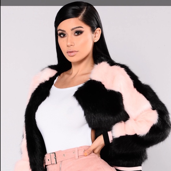 🔥💥PINK VARSITY FAUX FUR COAT - Picture 2 of 3